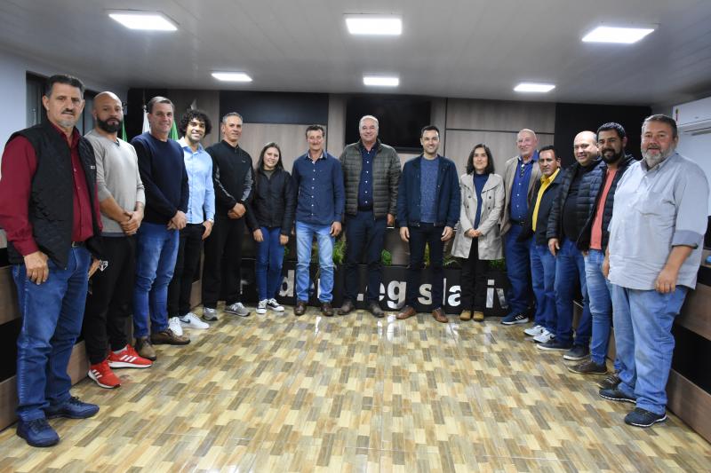 Câmara aprova contas do exercício 2020 do prefeito Berto Silva. Sessão também contou com a presença do novo diretor da UFFS Fabio Zeneratti
